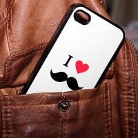 Achat Coque iLove Moustache blanche iPhone 4 4S COQ4X-133X