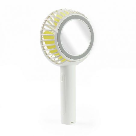 Portable magnetic fan